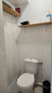 Appartements Studio tout equipe 2bed 3pers - hypercentre : photos des chambres