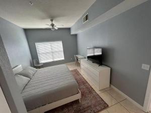 Renovated 4 bed3 bath Townhome near Disney