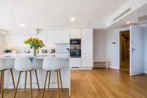 The Shoreline 5 by Portugal Portfolio