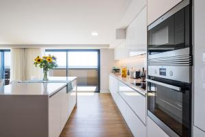 The Shoreline 5 by Portugal Portfolio