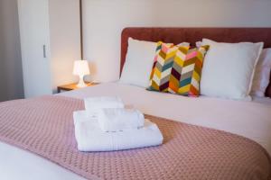 The Shoreline 5 by Portugal Portfolio