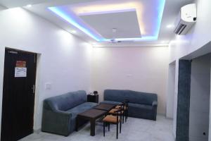 Mayur Hotel Near IMT College, Faridabad