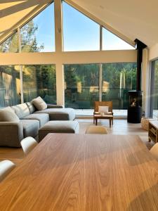 Chalet LEstuaire, River View, Spa