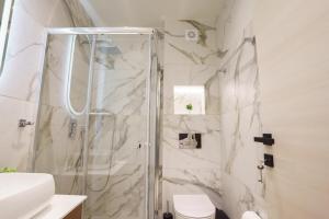 E&Y Luxury Apartment