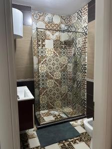 Modern 2BR Apartment with Living Room and Private garage