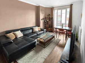 Appartement lumineux et spacieux avec 2 chambres