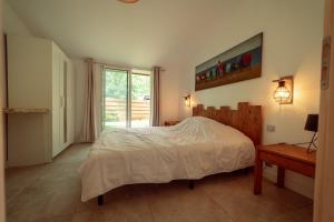 Maison vu Lac en première ligne du lac de Lacanau avec terrain de tennis privatif