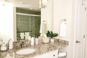 Luxe Stay Water & City View in Downtown Ft Myers