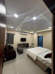 Hotel SRI DEEPTHI LODGE