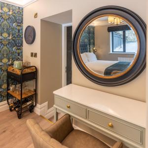 No 5 Rose Inn Street - Room 2