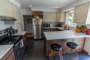 Mid-Century Modern Apartment at Horner Park