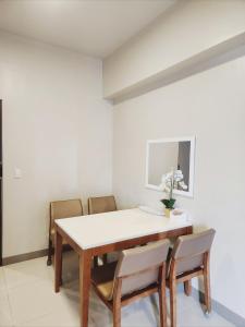 One Manchester Luxury Condo Near Beach & Pool