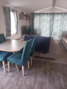 Walnut 65 - Porthcawl