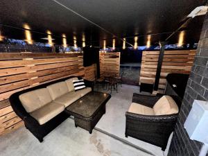 Ultimate Game Night Getaway Hot Tub, Arcade & Fun