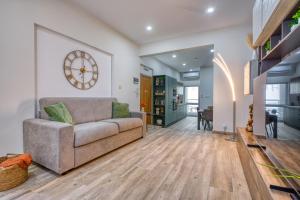 Boutique Apartment - Stylish Living By the Sea