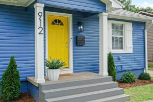 Charming Yellow Door House Steps from OU