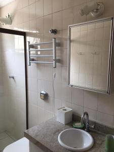 Apto confortável Praia do Tombo, WiFi e Ar Cond