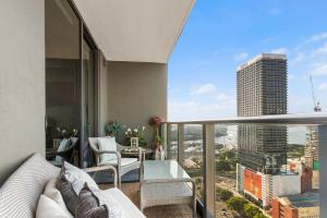 Miami Luxury 27th Floor, Best Waterfront Balcony View & City Lights, Pool,Gym,Spa