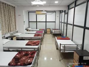 Shiv Sai Dormitory AC