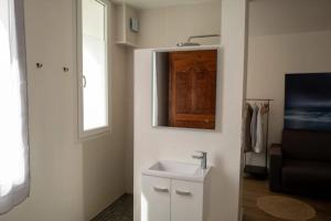 Maisons de vacances Villa Amonite avec Climatisation et Piscine : photos des chambres