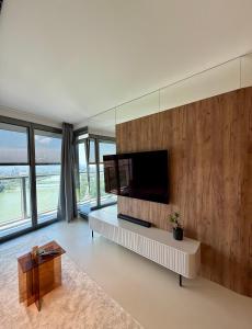 Eurovea Tower, 27th floor apartment, free parking