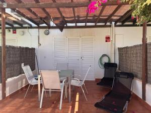 APARTAMENTO URBANIZACION 1ºLINEA DE PLAYA NUDISTA