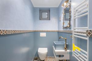 Sun-Splashed APT with Filopappou View Near Acropolis