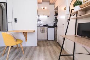 Appartements Studio Cosy Les 3 ecritoires, hyper centre, wifi, VELORA : photos des chambres