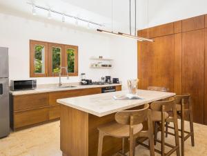 Tropical Roga Villa with Private Pool