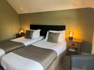 Standard Twin Room room in Best Western Plus Oaklands Hotel