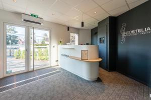Appart'hotels Appart Hotel Neostelia : Classic One-Bedroom Apartment with King Bed