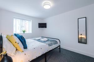 Double the Comfort - 2 Hansas Luxury & Spacious Townhouses by Parydise Properties - Ideal for Business or Family