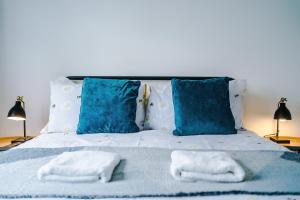 Hansas Executive Retreat - Two Luxury Townhouses by Parydise, Ideal for Business or Family