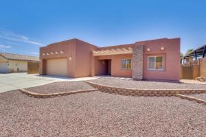 1 Mi to Golf Course: Yuma Oasis w Furnished Patio