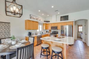 1 Mi to Golf Course: Yuma Oasis w Furnished Patio
