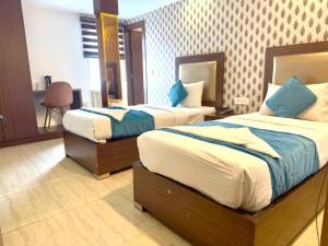 Hotel Pawan Plaza - Near BLK and Ganga Ram Hospital - Karol Bagh