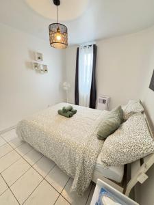 F3 confortable à 2 min du métro et ambiance cinéma