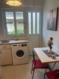 Cozy Apartment in central Kiato