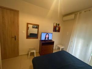 Cozy Apartment in central Kiato