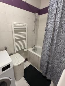 Appartements F3 confortable a 2 min du metro et ambiance cinema : photos des chambres