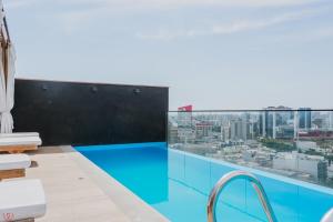 Sophisticated 2BR Pool in Surquillo