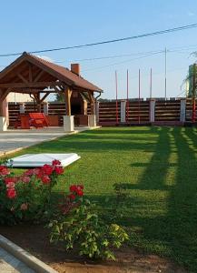 La Tavi casute tip camping