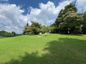 Quiet Lake Monate Apartment in Private 3-Hectare Park