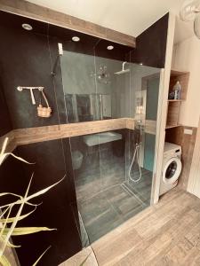 Luce private deluxe apartment near the station