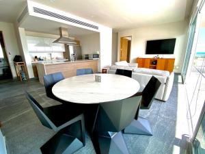 Rooftop pool- family apartment- ocean view -close