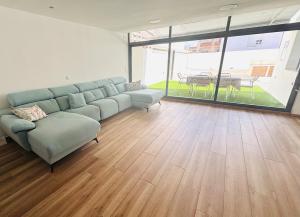 Casa con PISCINA y CINE