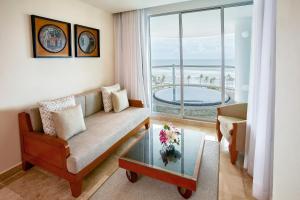 Grand Ocean Breeze Acapulco