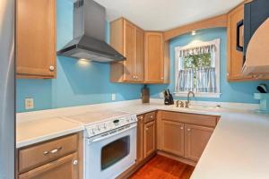 8608 - The Buccaneer at Lookout Station