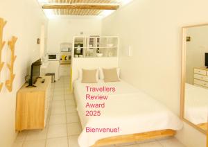 Appartements Clementine - Joli studio prive avec clim calme a 70 m du centre village de Lauris : photos des chambres