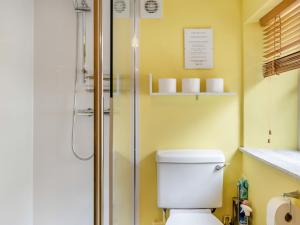 2 Bed in Cosheston FB060